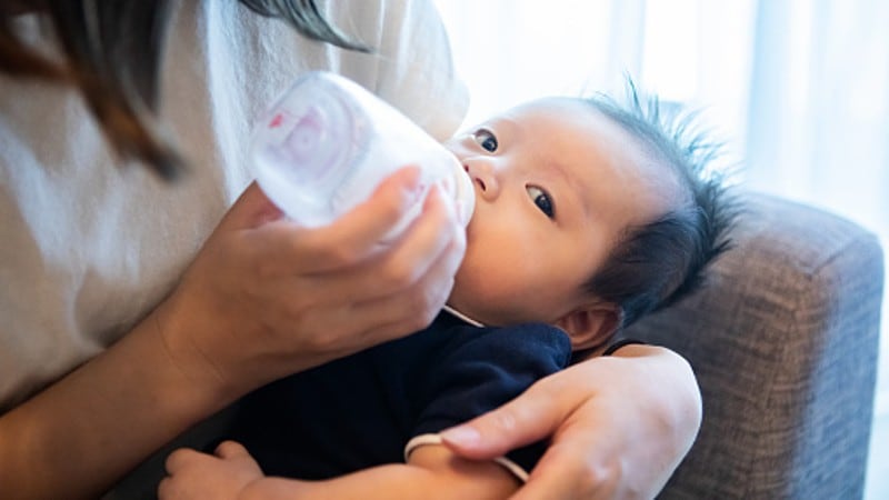 Intake of Bifidobacterium­-fortified infant formula shown to reduce URTI – Fonterra 12-week RCT