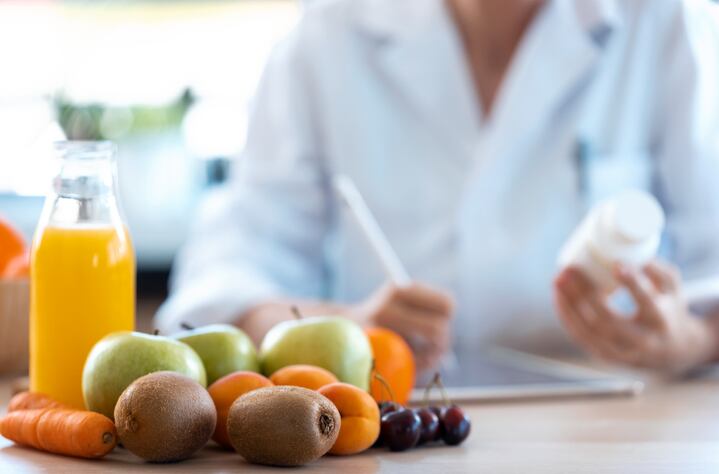 COVID-19-nutrition-in-Indonesia-Survey-shows-nine-in-10-dietitians-recommended-vitamin-C-B-complex-to-patients.png