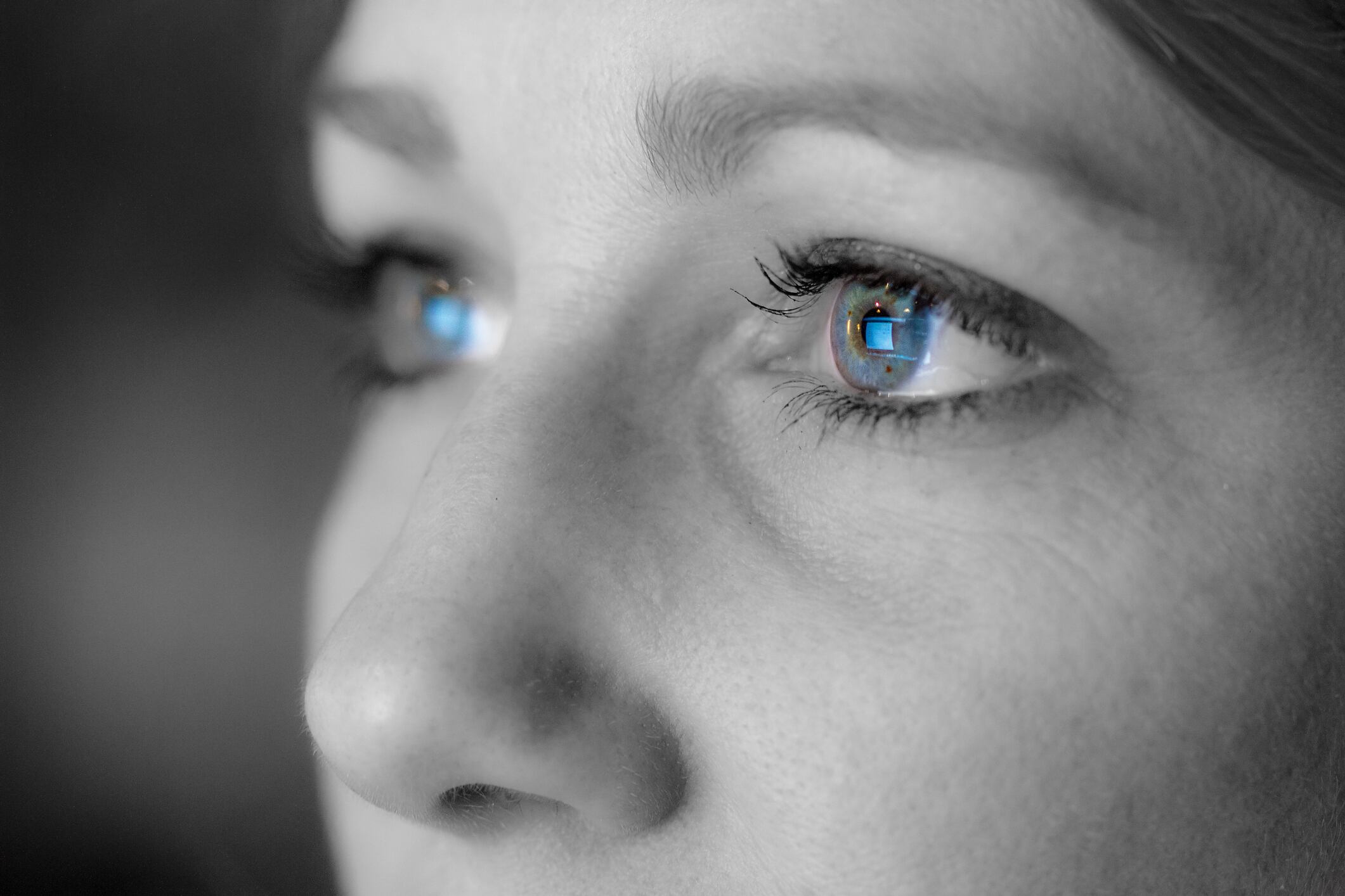 Shining the blue spotlight on eye health dangers