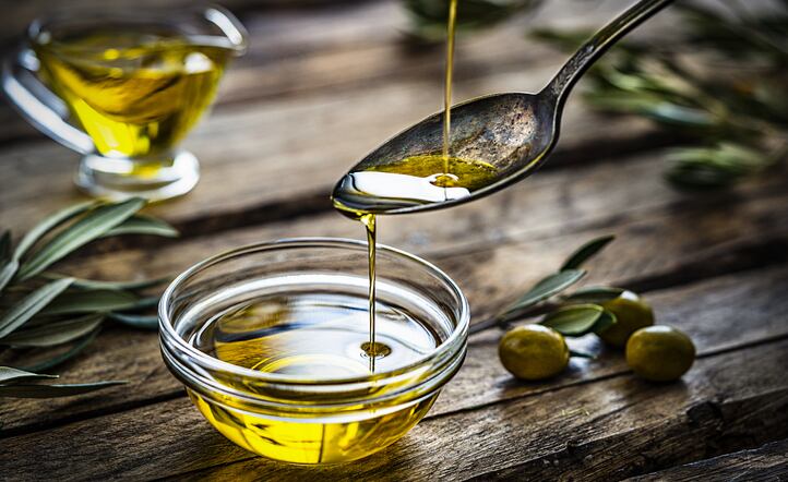 Extra virgin olive oil lowers bad cholesterol, inflammatory marker in people with central obesity – 12-week RCT