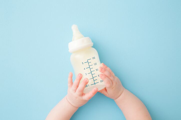 Cow and goat formulas exert similar bifidogenic effects to human milk in infant gut, despite lack of prebiotics - study