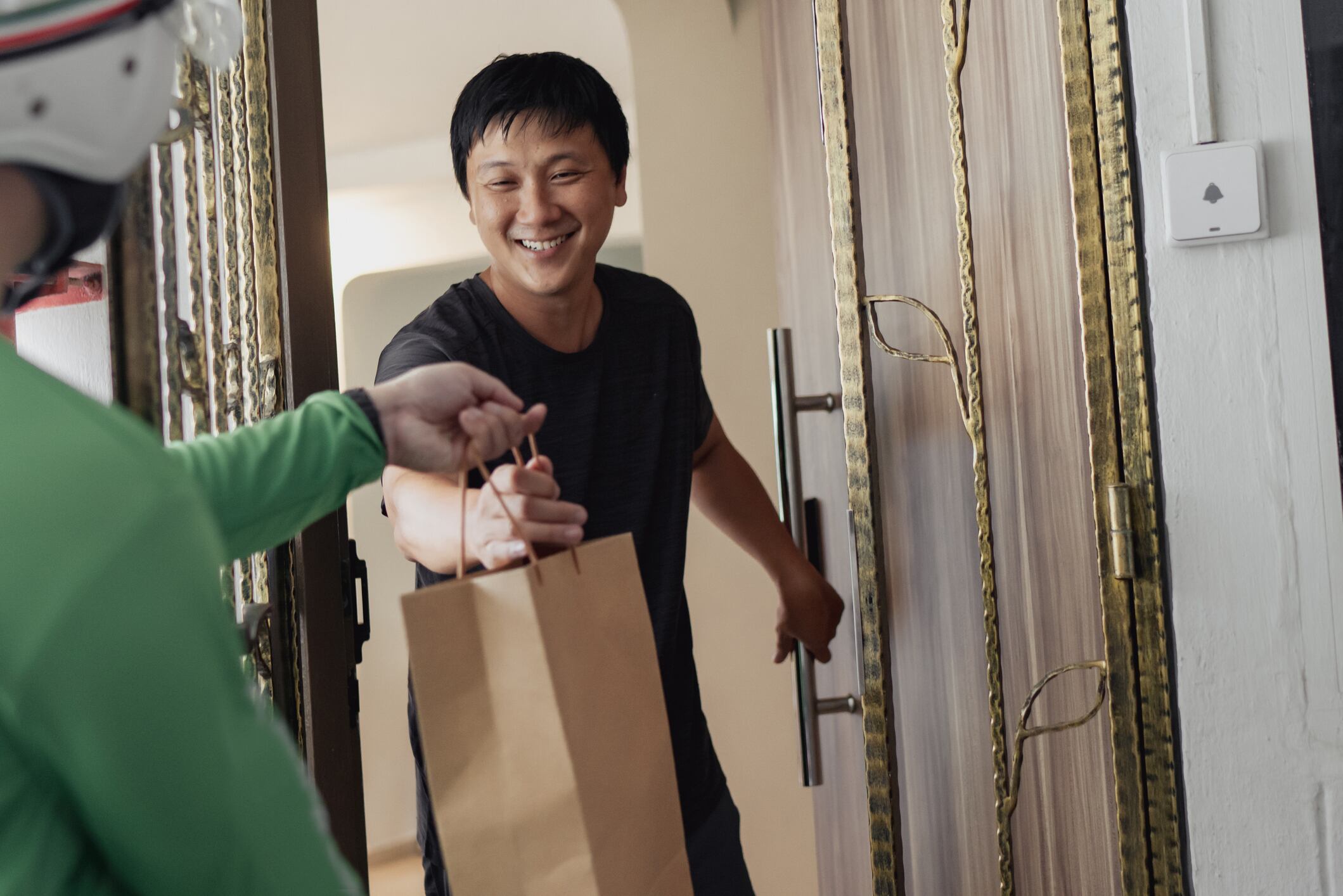 World-first voluntary guidelines: Singapore introduces food safety standards in the e-commerce space