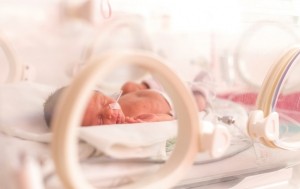 premature baby infant child mother iStock Ondrooo