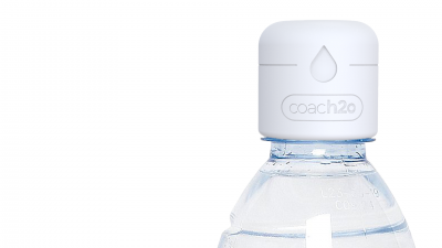 The smart cap tracks how often the user opens and closes the bottle daily so it knows how much water he drinks, and emits a blinking light to indicate when he needs to hydrate.