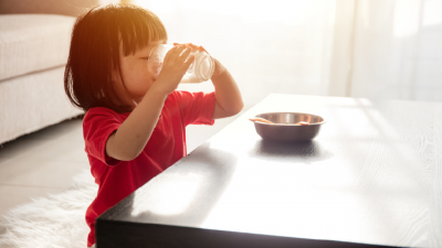 A research funded by Nestle and the Chinese government found that young children formula is more nutritious than cow's milk. ©Getty Images 