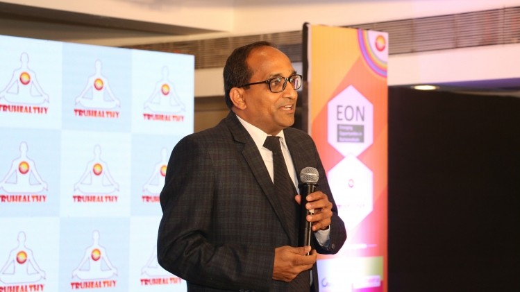Anil Jain, founder of TruHealthy, presenting his company and its offerings of dietary supplements at the Conference on the Platform of Emerging Opportunities In Nutraceuticals. 