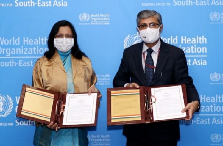 Vaidya Rajesh Kotecha, secretary at Ministry of AYUSH (right) and Dr Poonam Khetrapal Singh, regional director of WHO South-East Asia Region signed the agreement in New Delhi.  ©AYUSH Facebook 