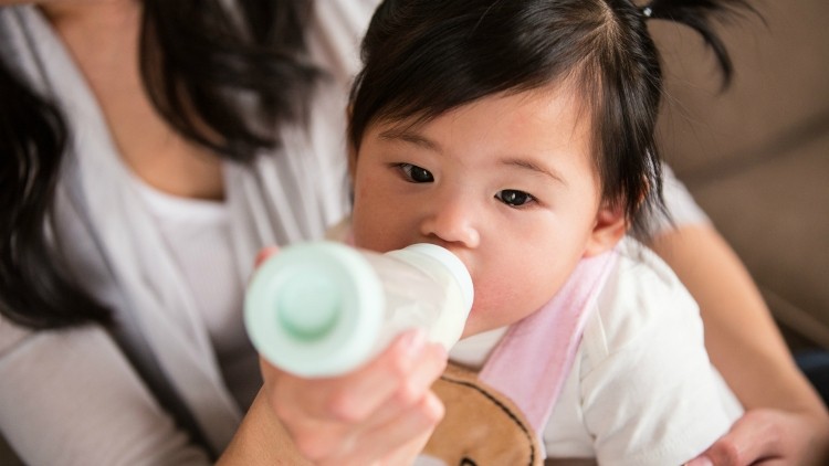 日本の長期にわたる液体乳児用調製乳禁止の運命は未だに課題である