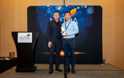 Darren Jerome Low (right), general manager, Of Dreams & Knowledge (Asia) and Gary Scattergood, editor-in-chief, NutraIngredients-Asia at the NutraIngredients-Asia Awards 2023 ceremony. 