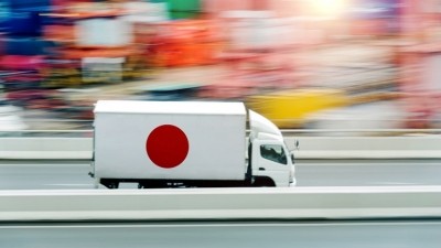A truck with the flag of Japan as its design. © Getty Images